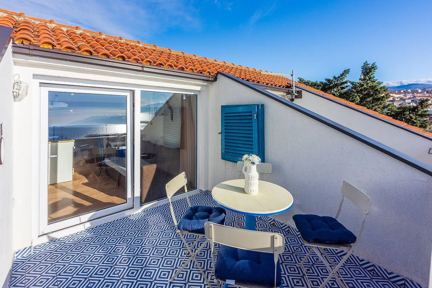 Apartment Atemberaubendes Studio Direkt Am Meer Mit Privatem Balkon, Grill, Meerblick Novi Vinodolski