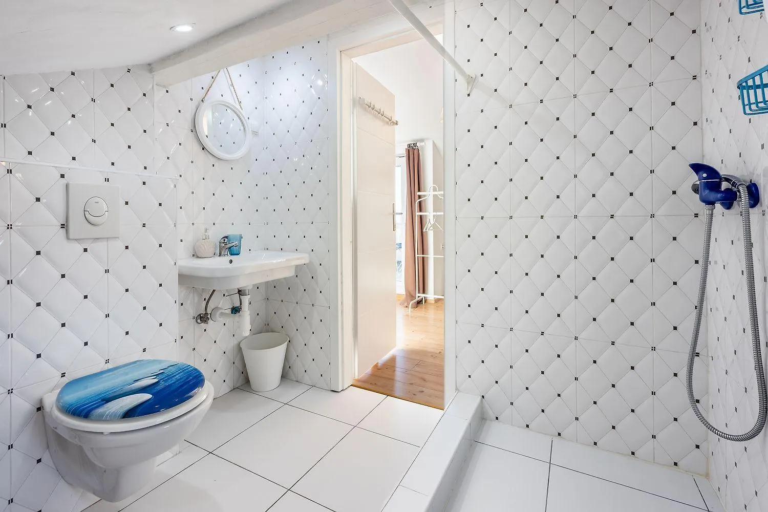Apartment Atemberaubendes Studio Direkt Am Meer Mit Privatem Balkon, Grill, Meerblick Novi Vinodolski