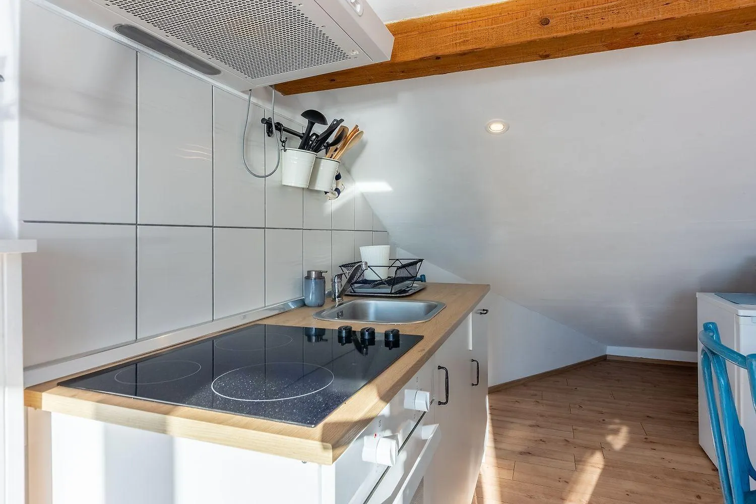 Apartment Atemberaubendes Studio Direkt Am Meer Mit Privatem Balkon, Grill, Meerblick Novi Vinodolski