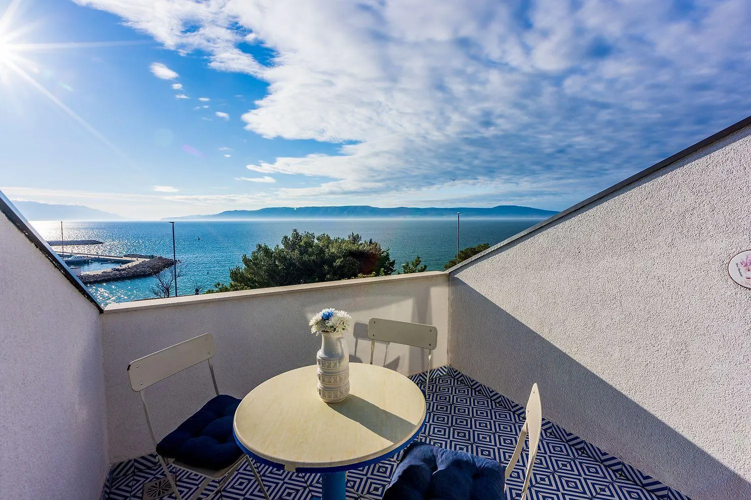 Atemberaubendes Studio Direkt Am Meer Mit Privatem Balkon, Grill, Meerblick Novi Vinodolski Apartment