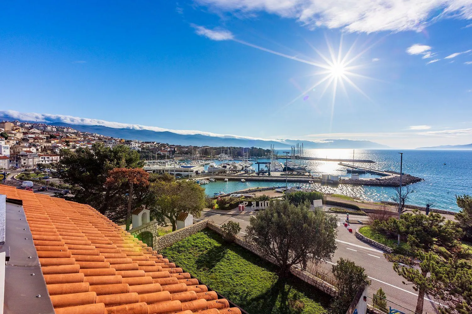 Apartment Atemberaubendes Studio Direkt Am Meer Mit Privatem Balkon, Grill, Meerblick Novi Vinodolski Croatia