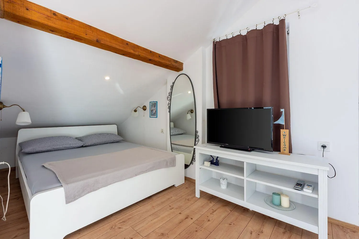 Atemberaubendes Studio Direkt Am Meer Mit Privatem Balkon, Grill, Meerblick Novi Vinodolski
