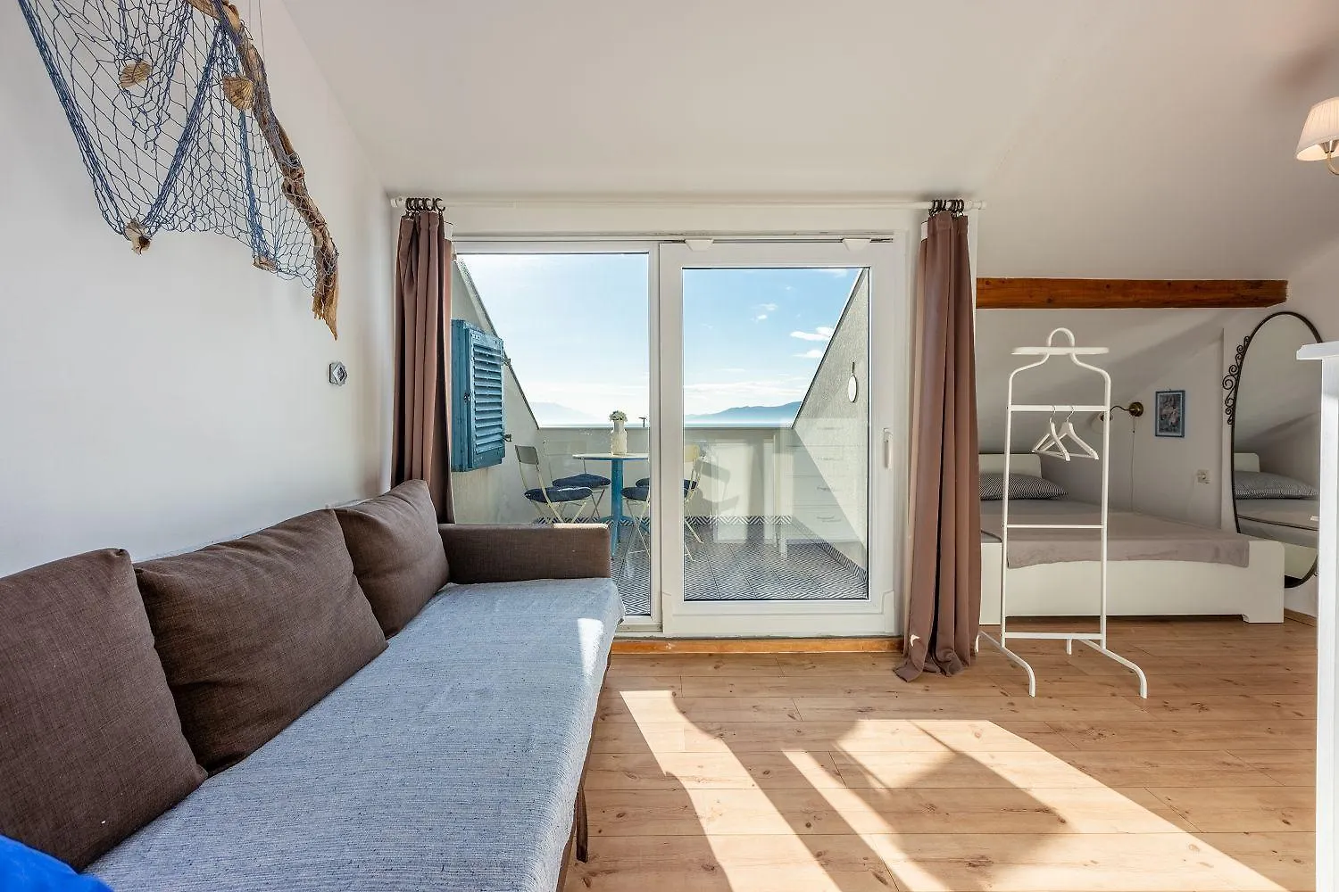 Atemberaubendes Studio Direkt Am Meer Mit Privatem Balkon, Grill, Meerblick Novi Vinodolski Apartment