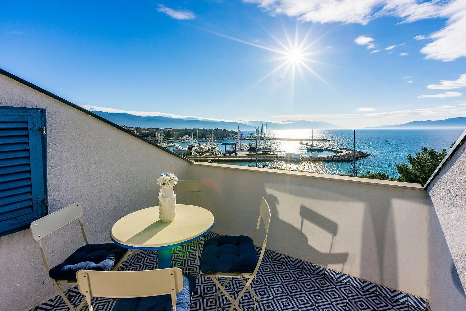 Atemberaubendes Studio Direkt Am Meer Mit Privatem Balkon, Grill, Meerblick Novi Vinodolski